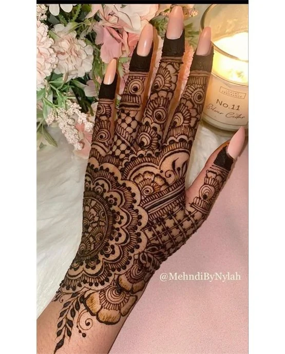 Vine And Drape Soft Back Hand Mehndi Design Pattern